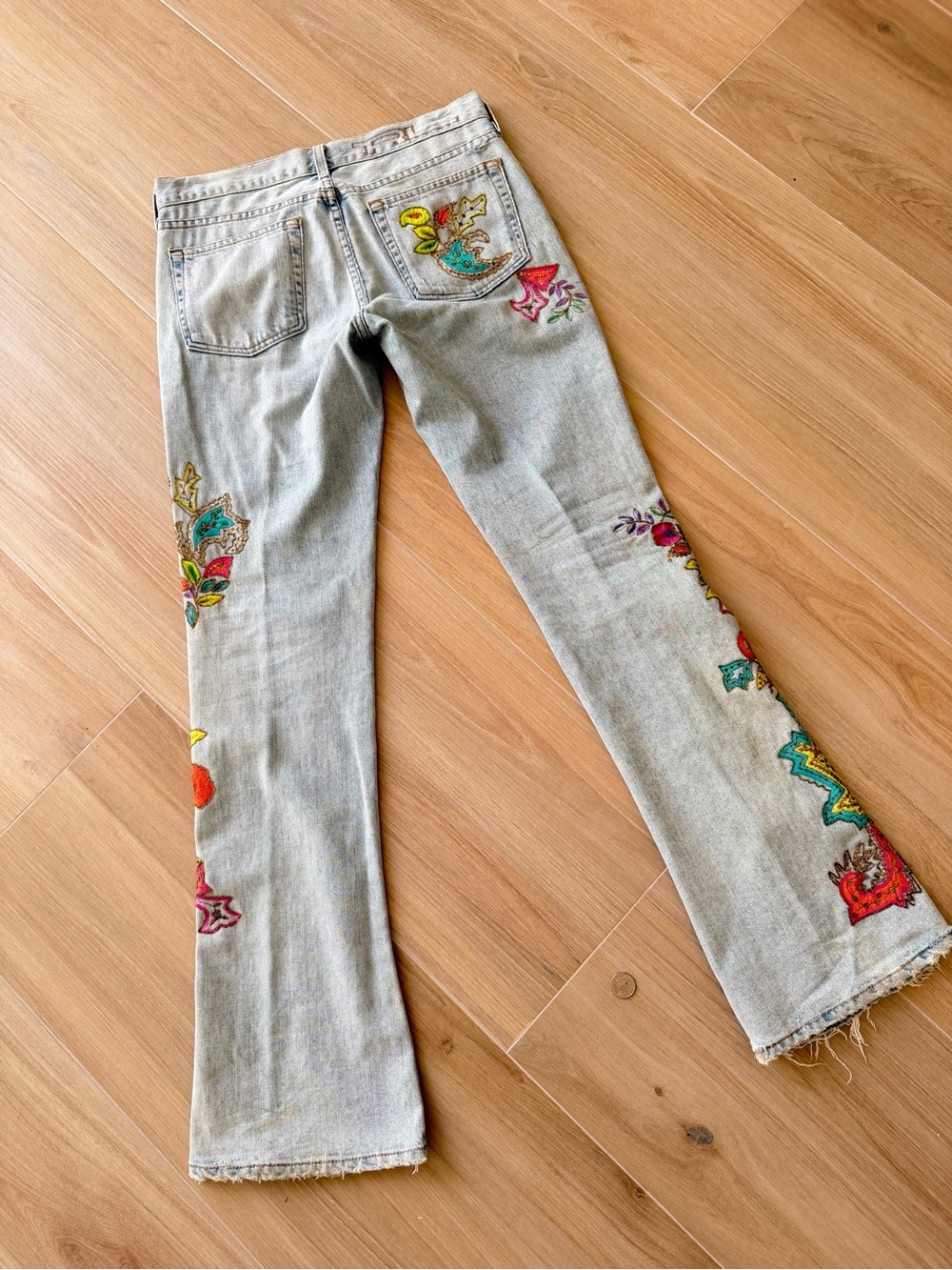 Vintage Ralph Lauren Light Wash Floral Embroidered Women’s low rise Jeans - Picture 5 of 5